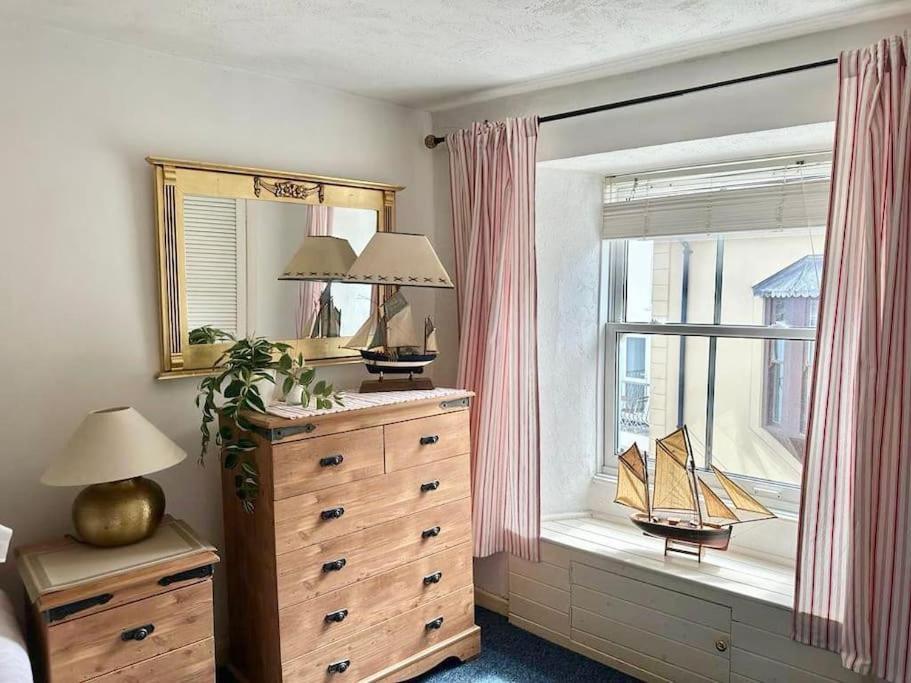 Ship Cottage Tenby Beach 50M Экстерьер фото