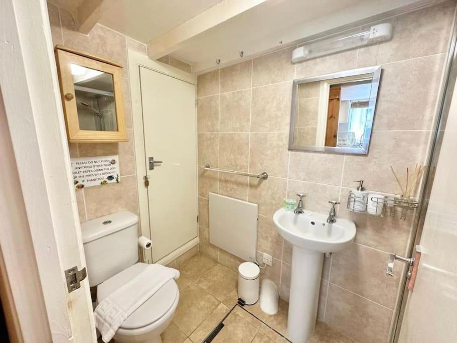 Ship Cottage Tenby Beach 50M Экстерьер фото